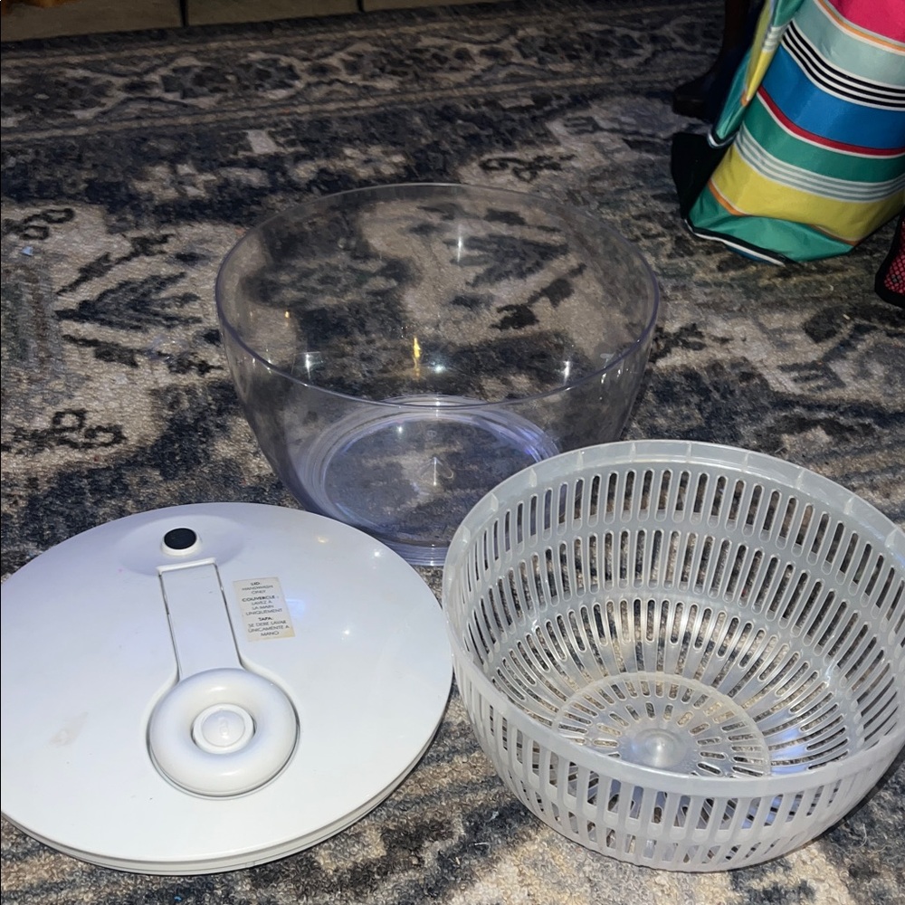 Pampered Chef salad and berry spinner